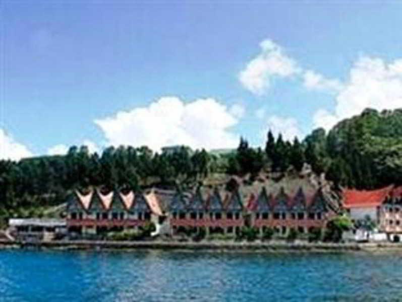 Danau Toba International Cottage Parapat Eksteriør bilde