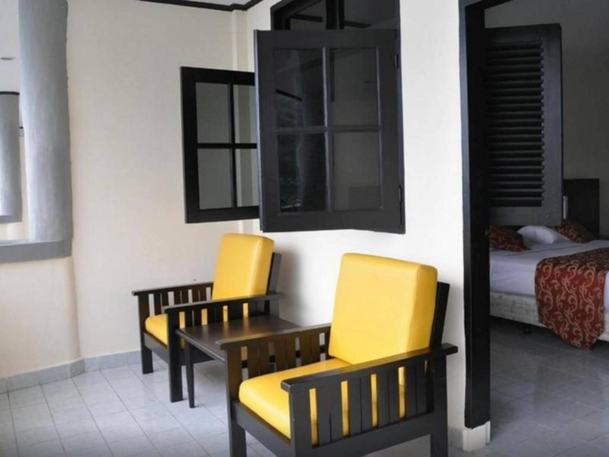 Danau Toba International Cottage Parapat Eksteriør bilde